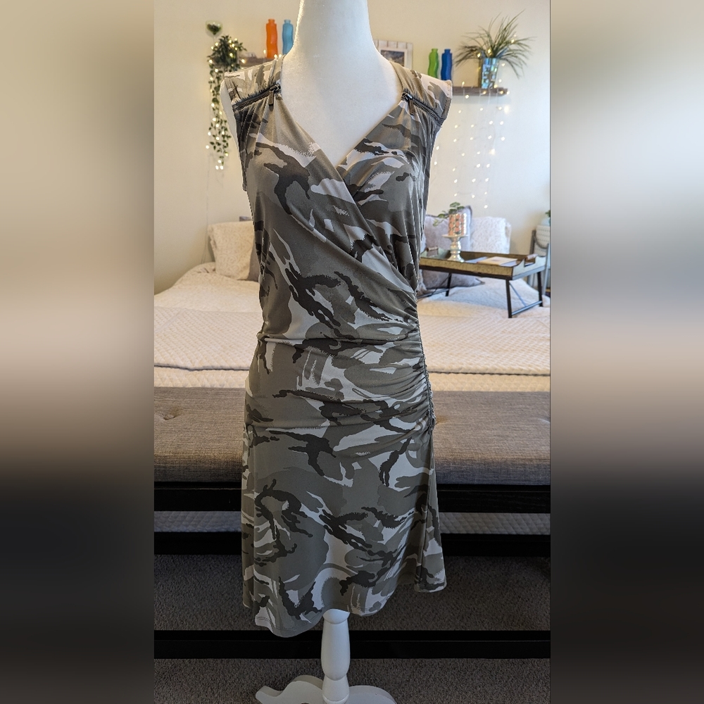 MICHAEL KORS MICHAEL DRESS CAMO 2P BRUSHED GOLD ZIPPER DETAILS ASYMMETRICAL HEM